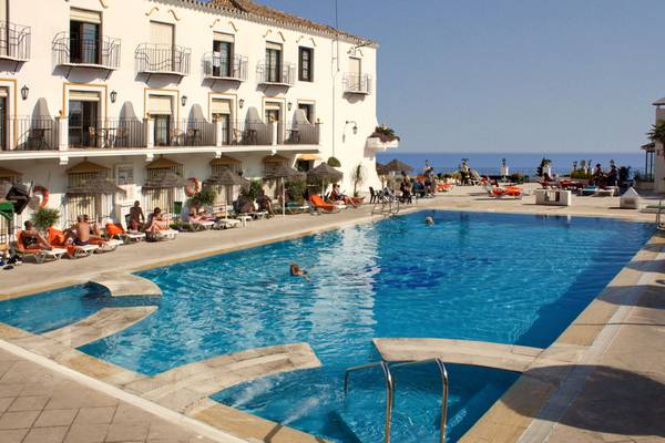 Swimming pool TRH Mijas Hotel