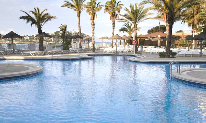 Swimming pool TRH Jardín del Mar Hotel Santa Ponsa