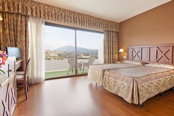 DOUBLE STANDARD ROOMS + 1 CHILD TRH Paraiso Hotel en Estepona