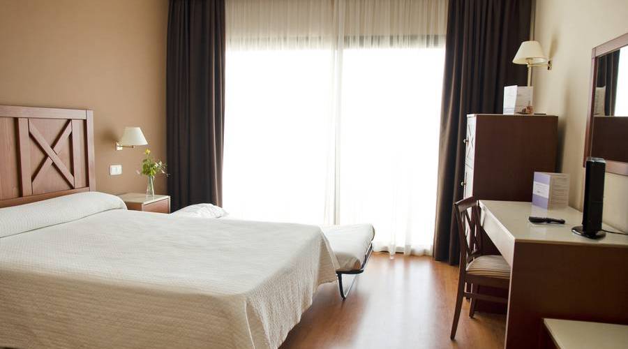 DOUBLE ROOM + 1 ADULT WITH MOUNTAIN /GOLF VIEWS TRH Paraiso Hotel en Estepona
