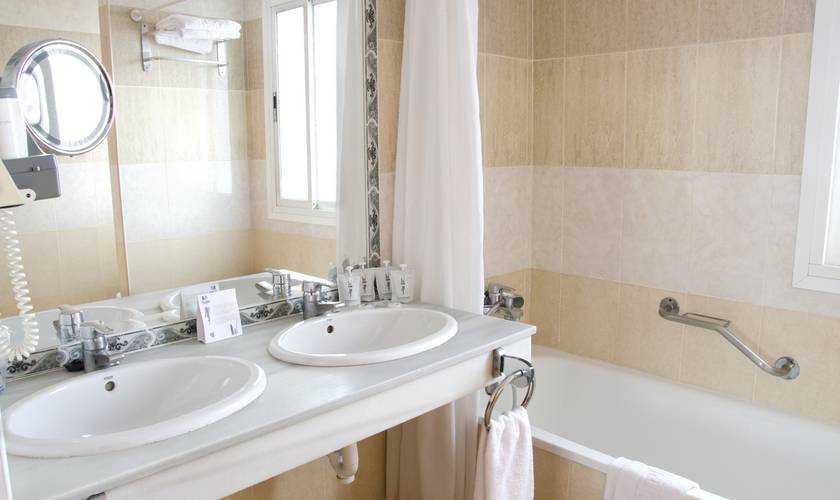 Bathroom amenities TRH Paraiso Hotel Estepona